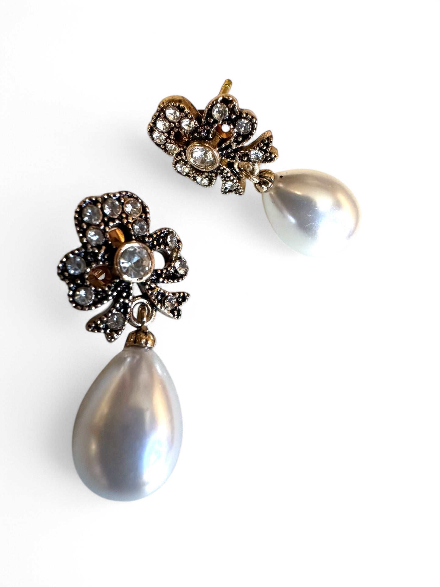 Kim Pearl Earrings